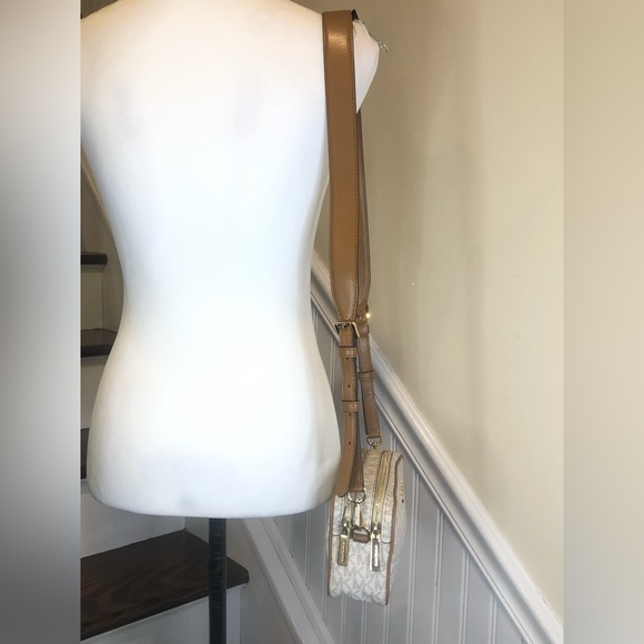 MICHAEL KORS White MK Monogram Jet Set Crossbody Shoulder Bag - Picture 5 of 17